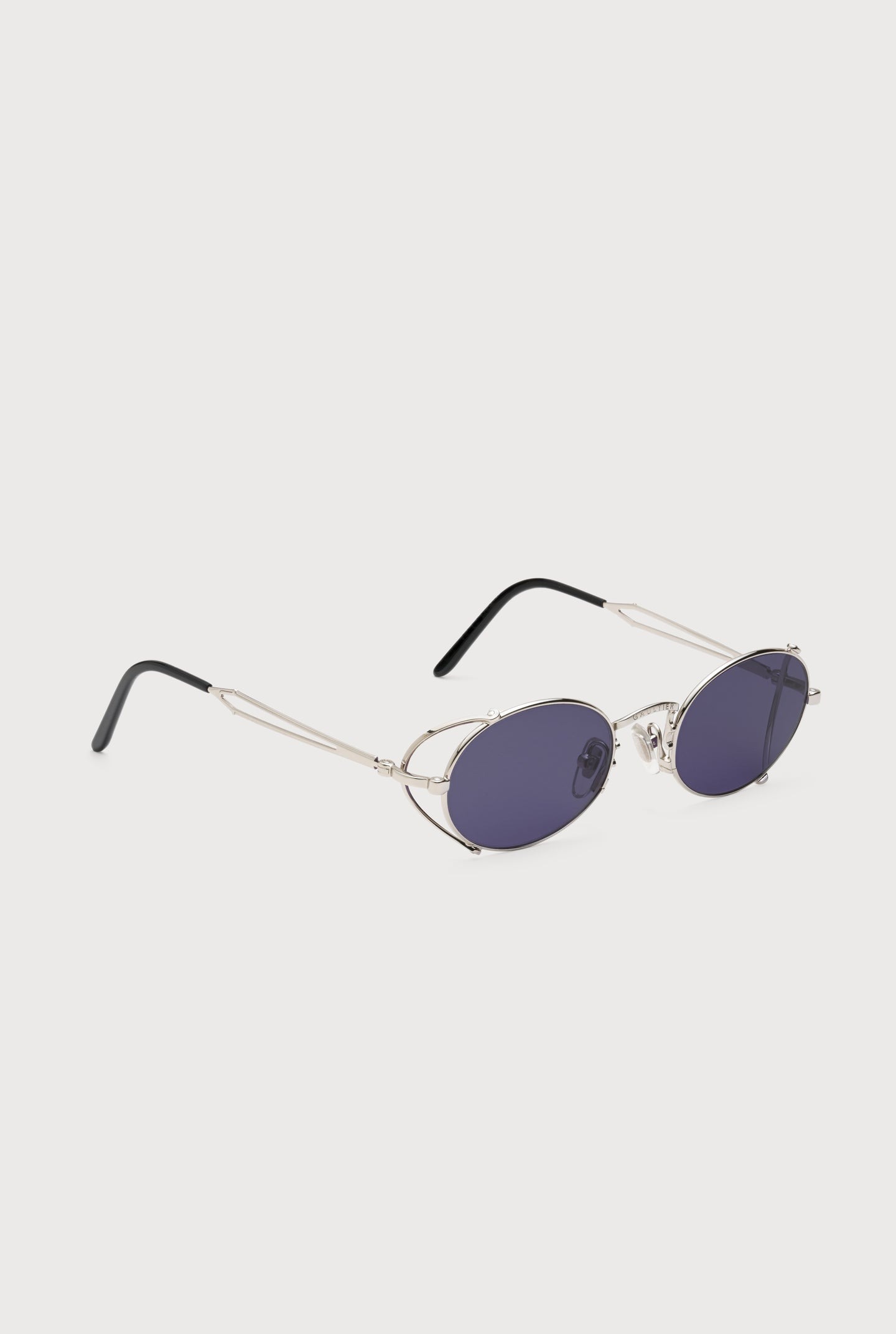 サングラス JeanPaul GAULTIER FW25 LUNETTE ARCEAU (2318ULU003X03291 91) Jean Paul Gaultier 55-3175 Arceau - Gold – Kith